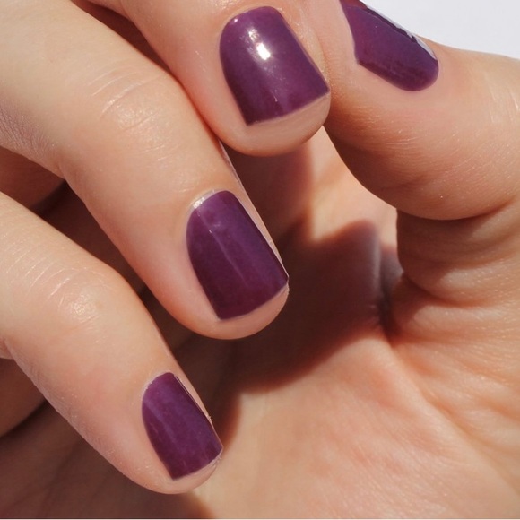 NWT So Gloss Nail Wraps Heat Activated Solid Plum 24 Count - Picture 1 of 3